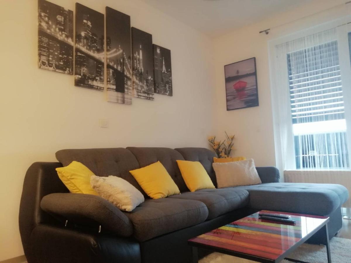 Apartman Natali*** Apartment Varazdin Bagian luar foto